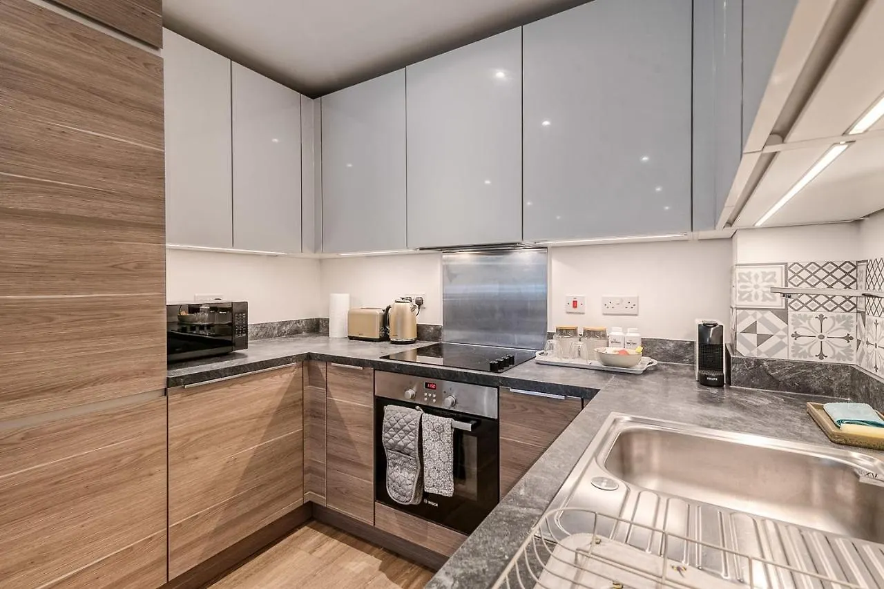 Modern Surrey Quays Flat Apartment London United Kingdom